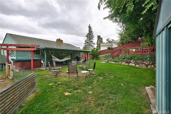 Property Photo: 124 S Granite St WA 98841