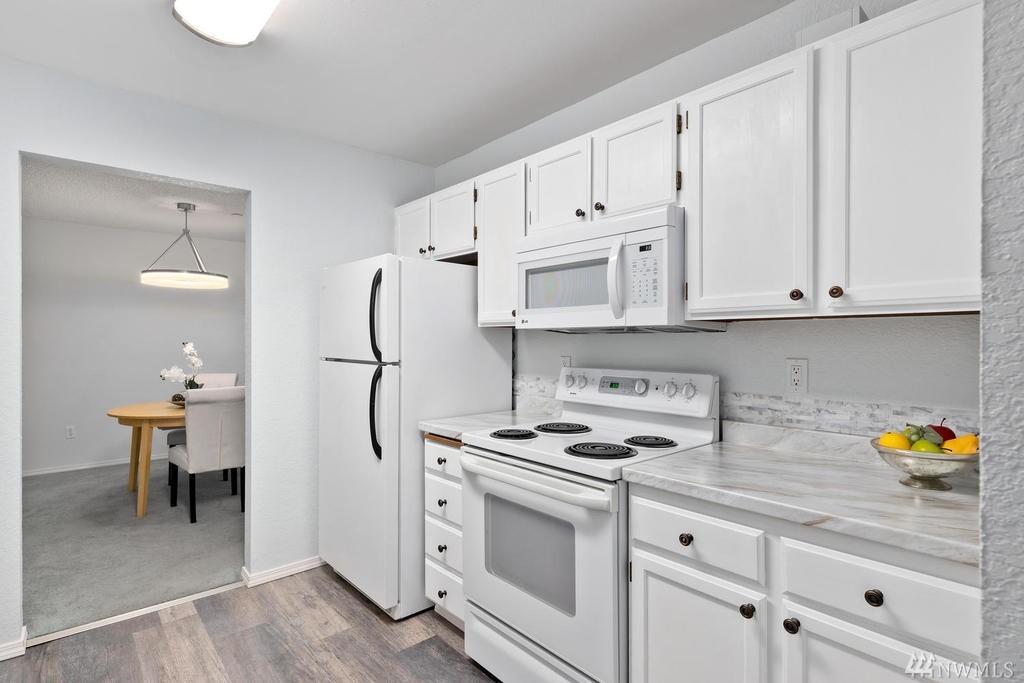 Property Photo: 18606 52nd Avenue W 212 WA 98037
