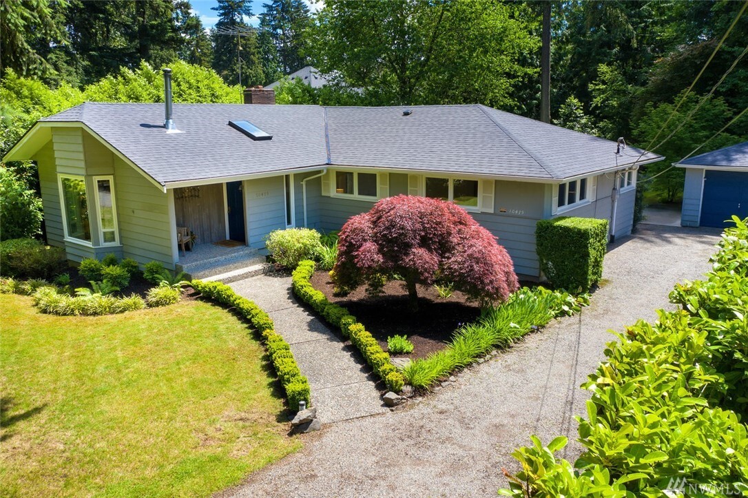 Property Photo:  10479 SE 19th Street  WA 98004 