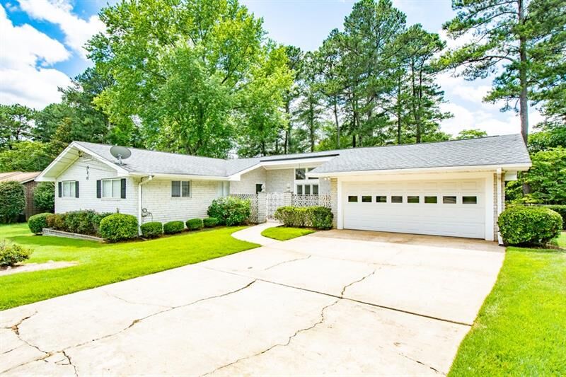 Property Photo: 3084 Ranlo Drive 30340