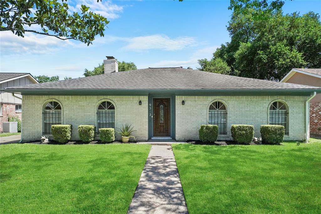 Property Photo: 9562 Wickenburg Drive TX 77031