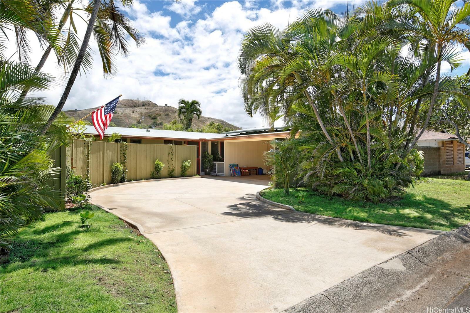 Property Photo:  70 Aikahi Loop  HI 96734 