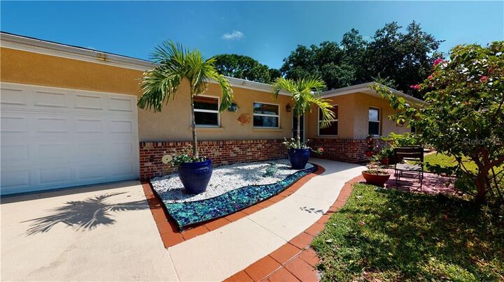 Property Photo:  2937 Pinecrest Way  FL 34239 