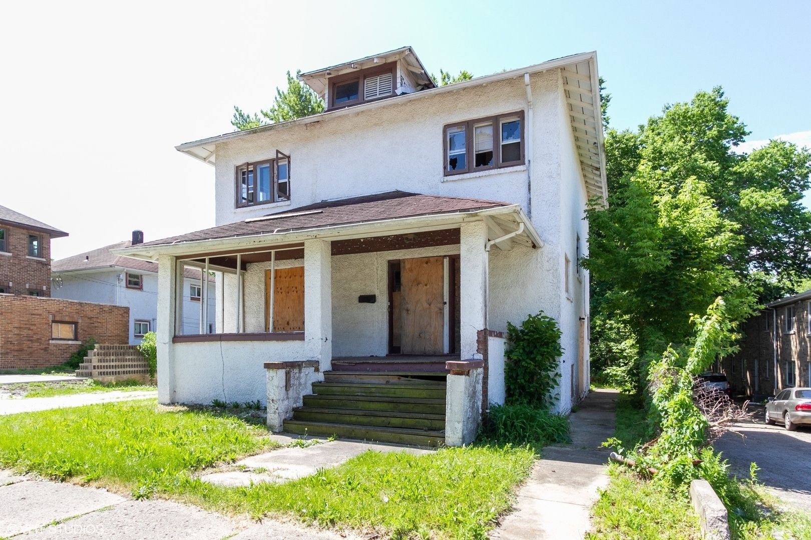 Property Photo:  946 E Station Street  IL 60901 