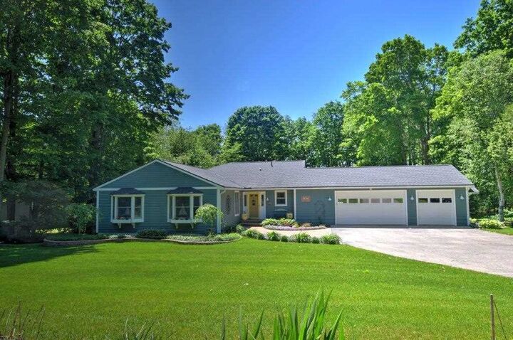 894 Woodview  Harbor Springs MI 49740 photo