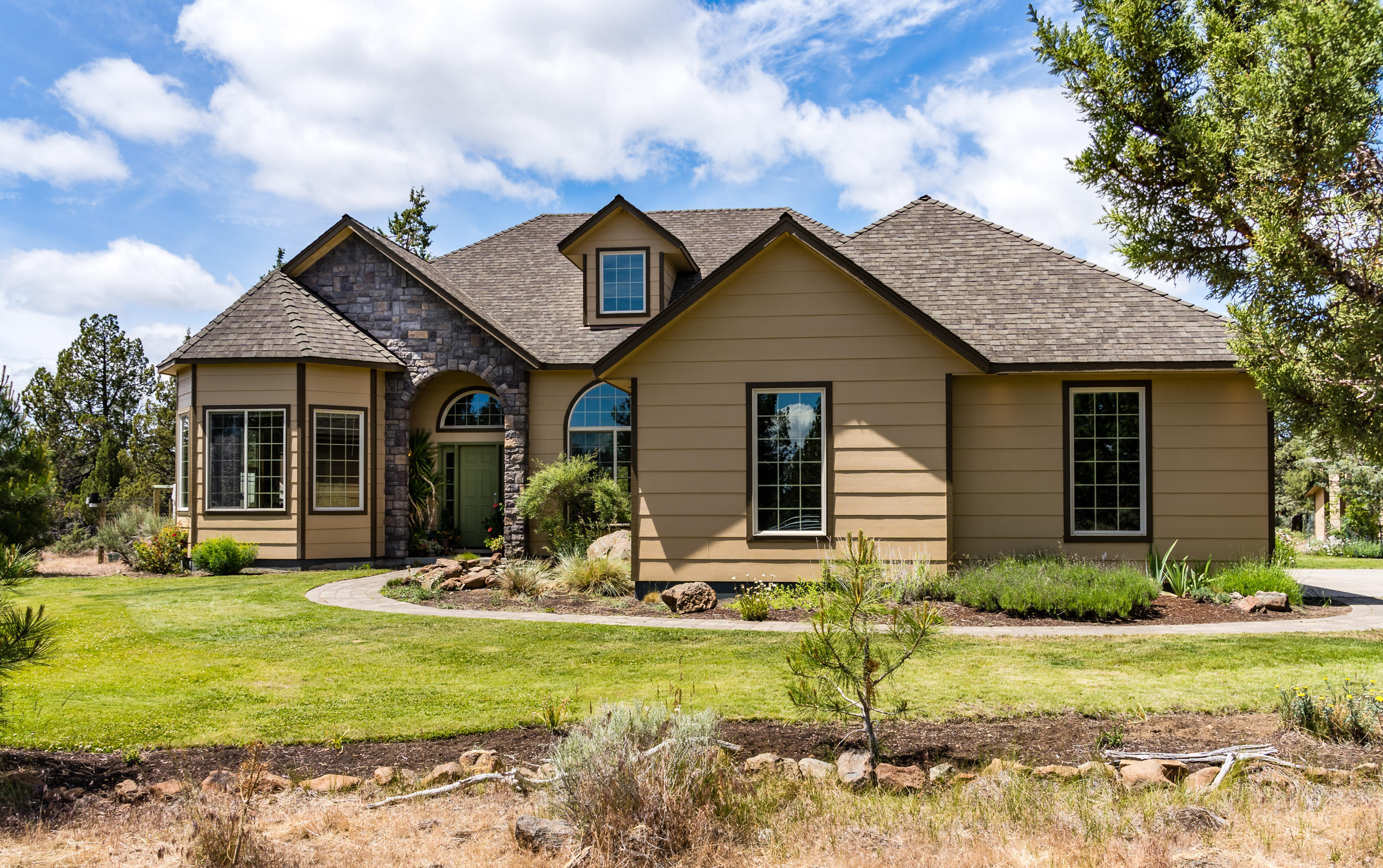 Property Photo: 17730 Mountain View Road OR 97759