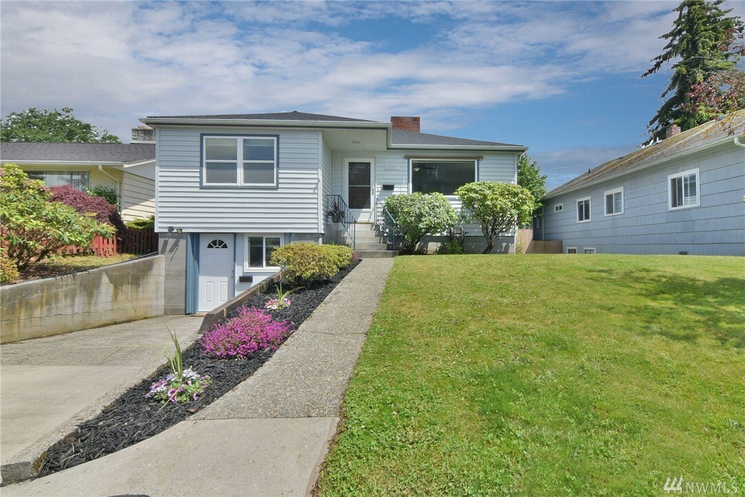 Property Photo: 1027 Lombard Avenue WA 98201