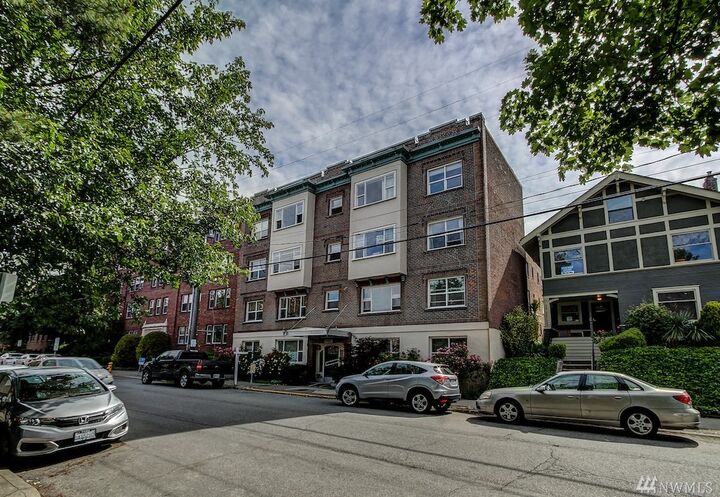 Property Photo:  214  Summit Avenue E 303  WA 98102 