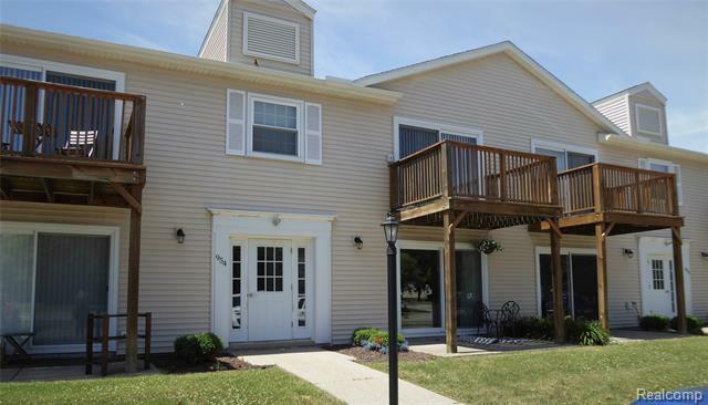 Property Photo:  954 Bloomfield Village Boulevard F  MI 48326 