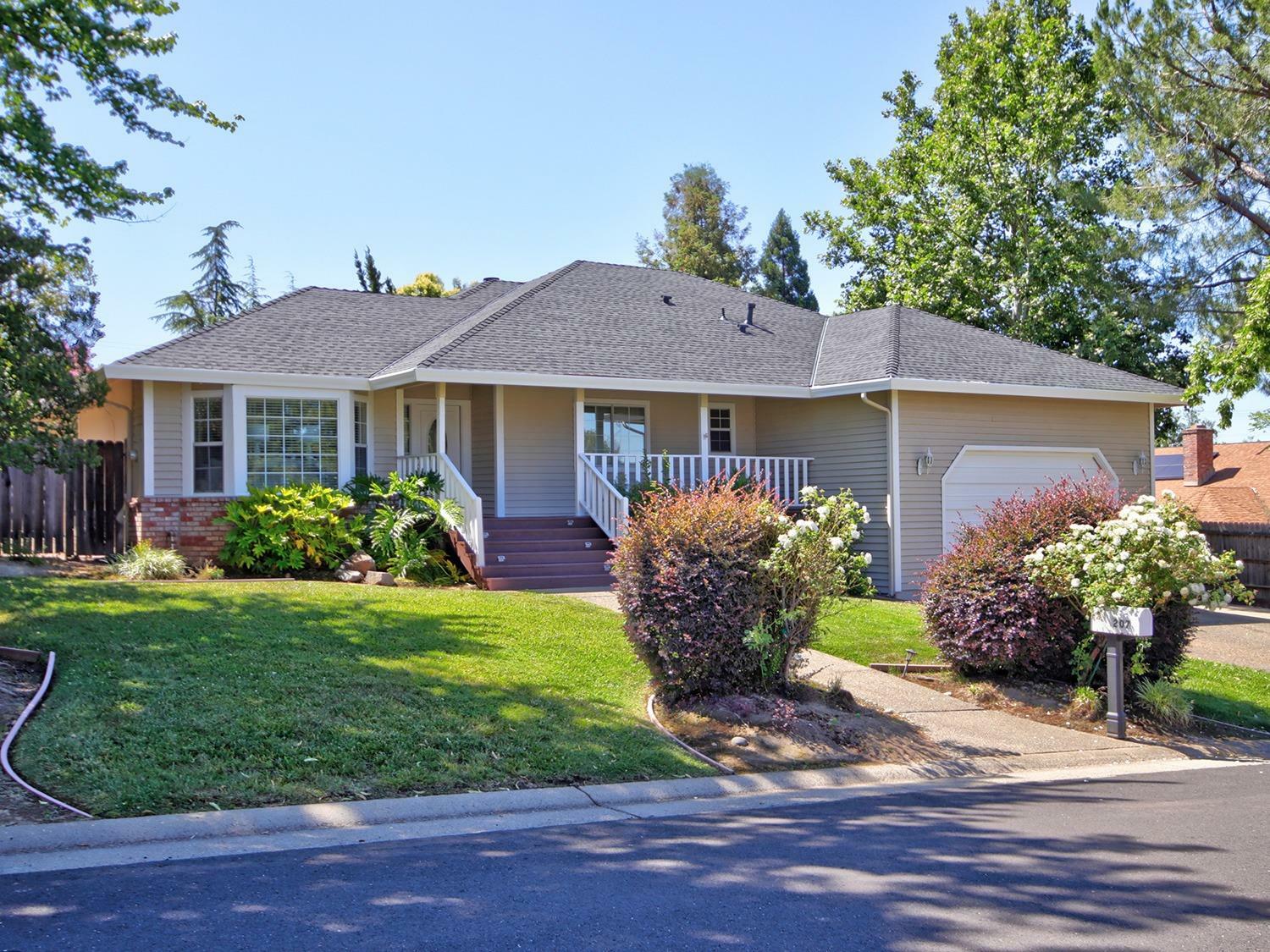 Property Photo:  207 Spencer Street  CA 95630 