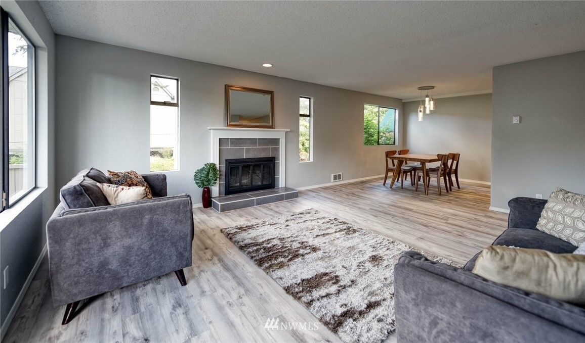 Property Photo:  18620  52nd Avenue W 124  WA 98037 