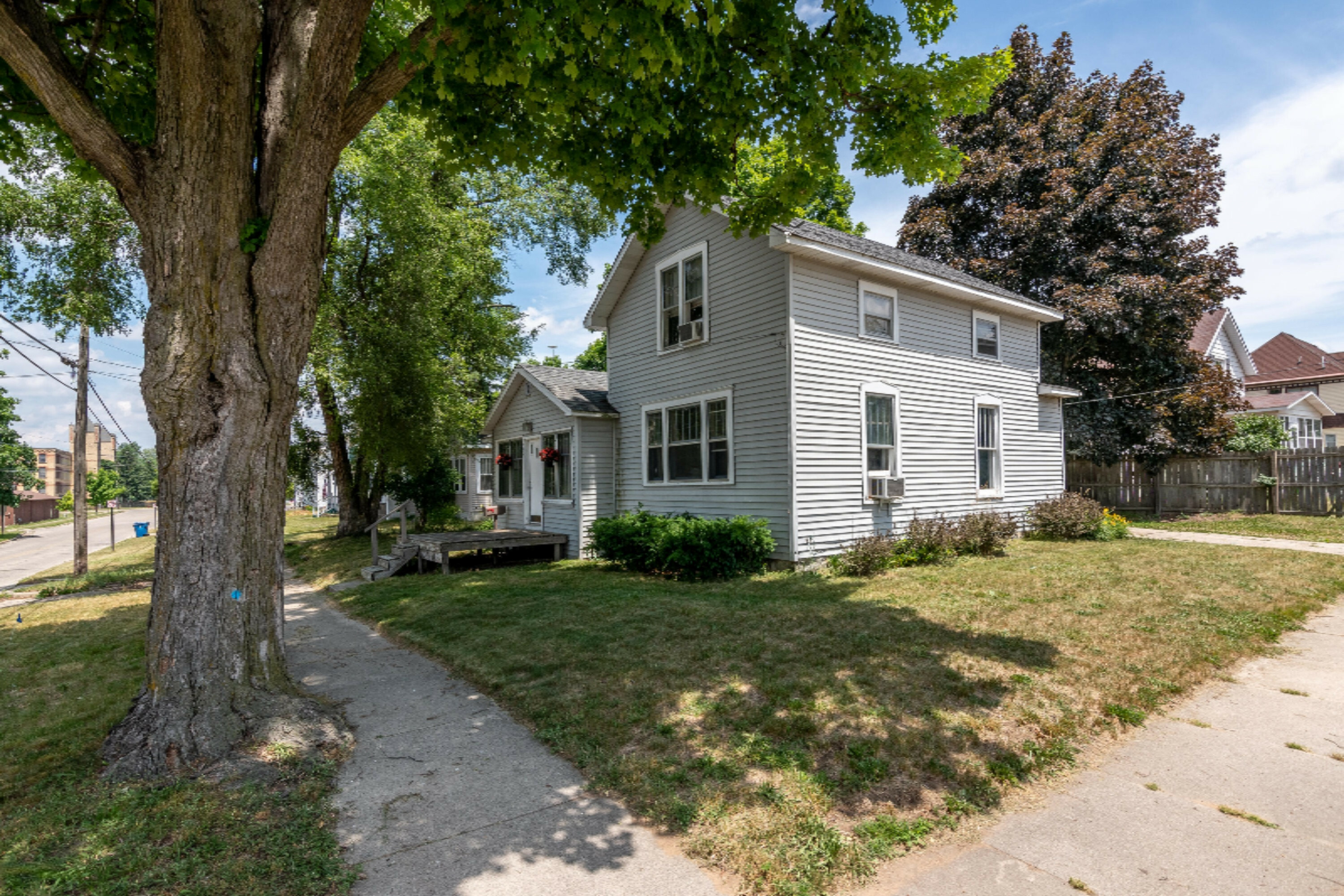 Property Photo:  222 S Front Street  MI 48809 