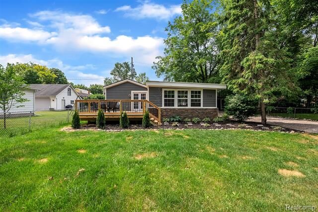 716 Canal Street  Milford Vlg MI 48381 photo