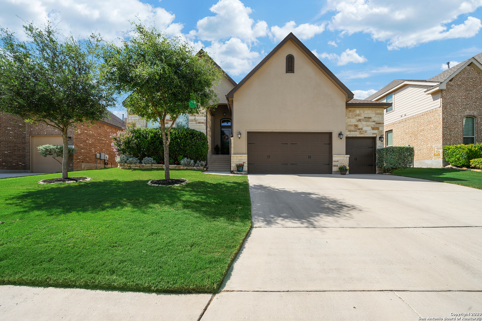 Property Photo:  8121 Hyacinth Trace  TX 78015 