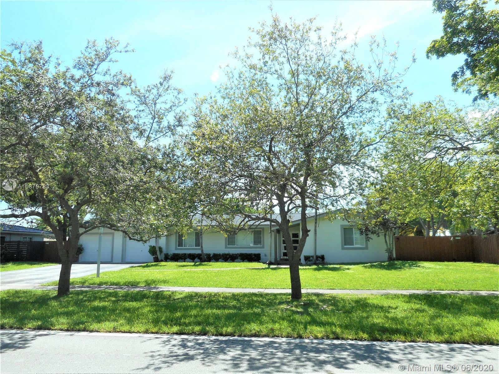 Property Photo: 15625 SW 87th Ave FL 33157