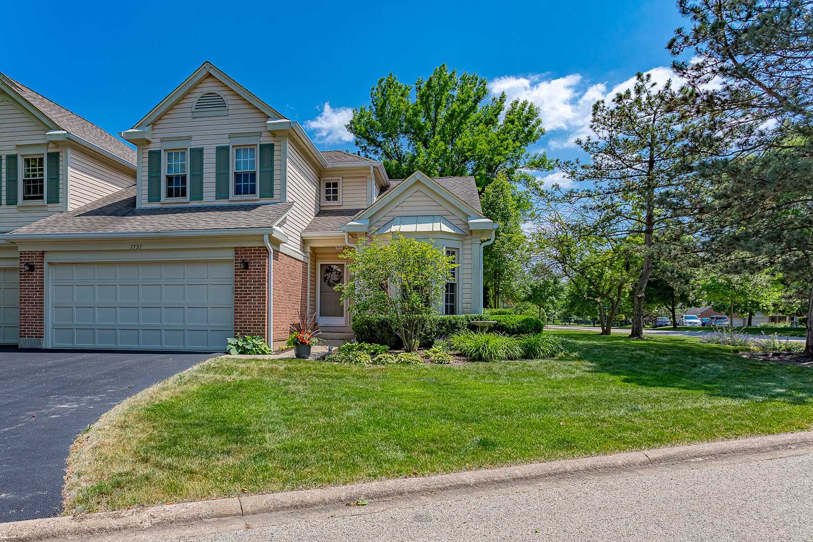 Property Photo: 1531 Sheridan Court O IL 60090