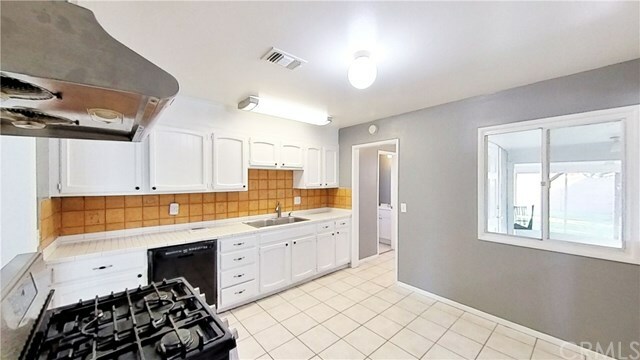 Property Photo:  9852 Stonybrook Drive  CA 92804 