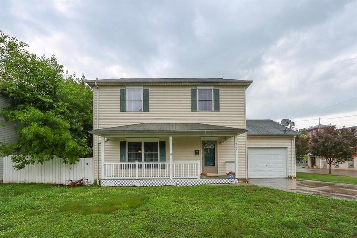 704 Walnut St  Lockland OH 45215 photo