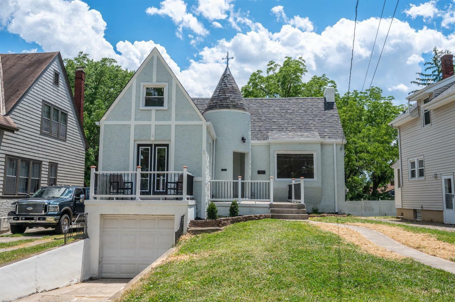 Property Photo: 3617 Ravenwood Ave OH 45213