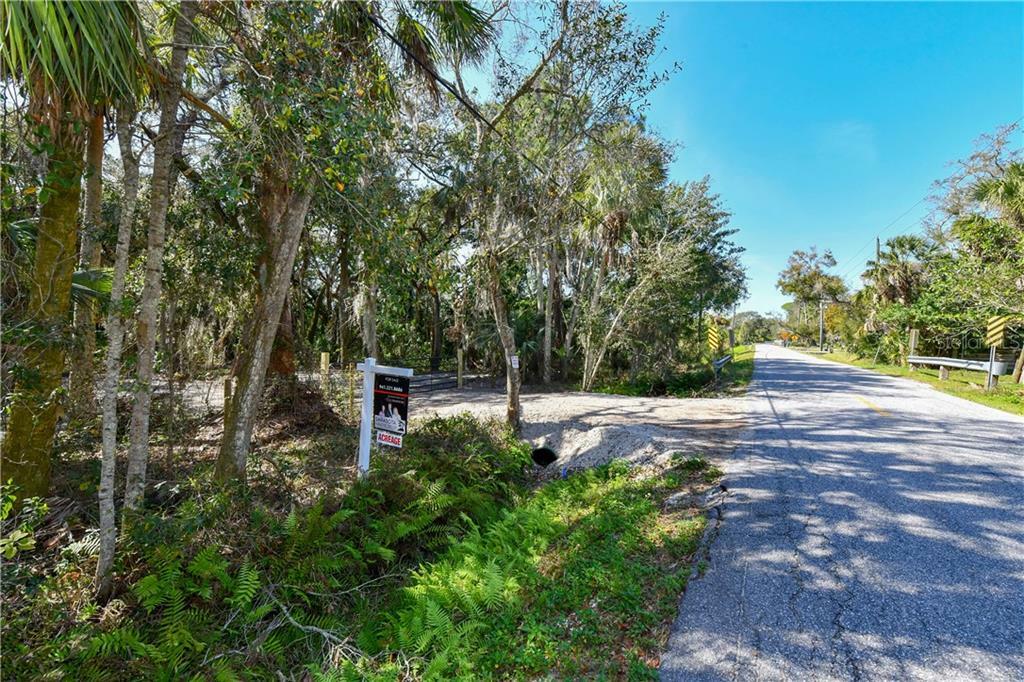 Property Photo:  4106 34th Avenue E  FL 34208 