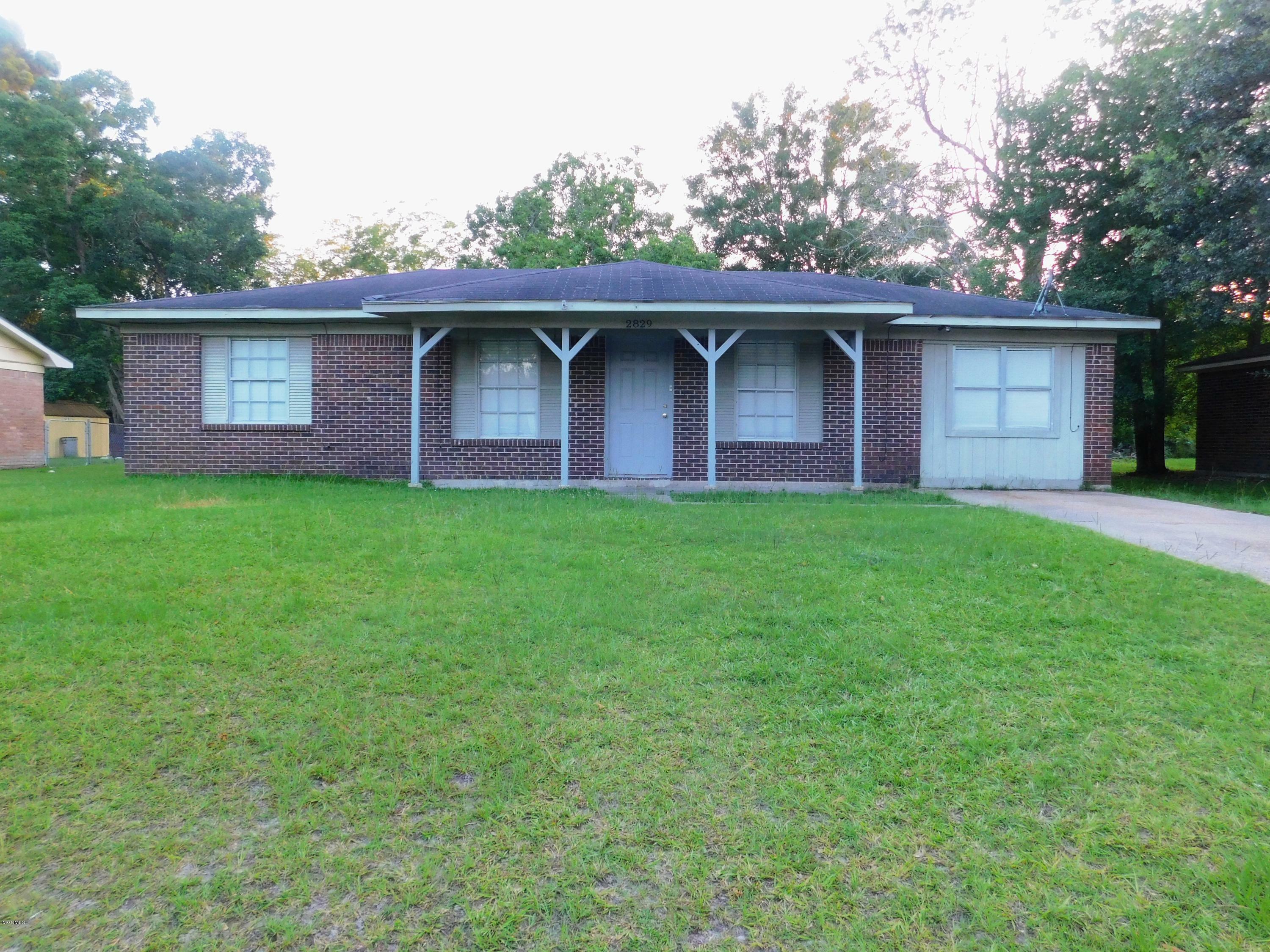 Property Photo:  2829 Gardendale Avenue  MS 39553 