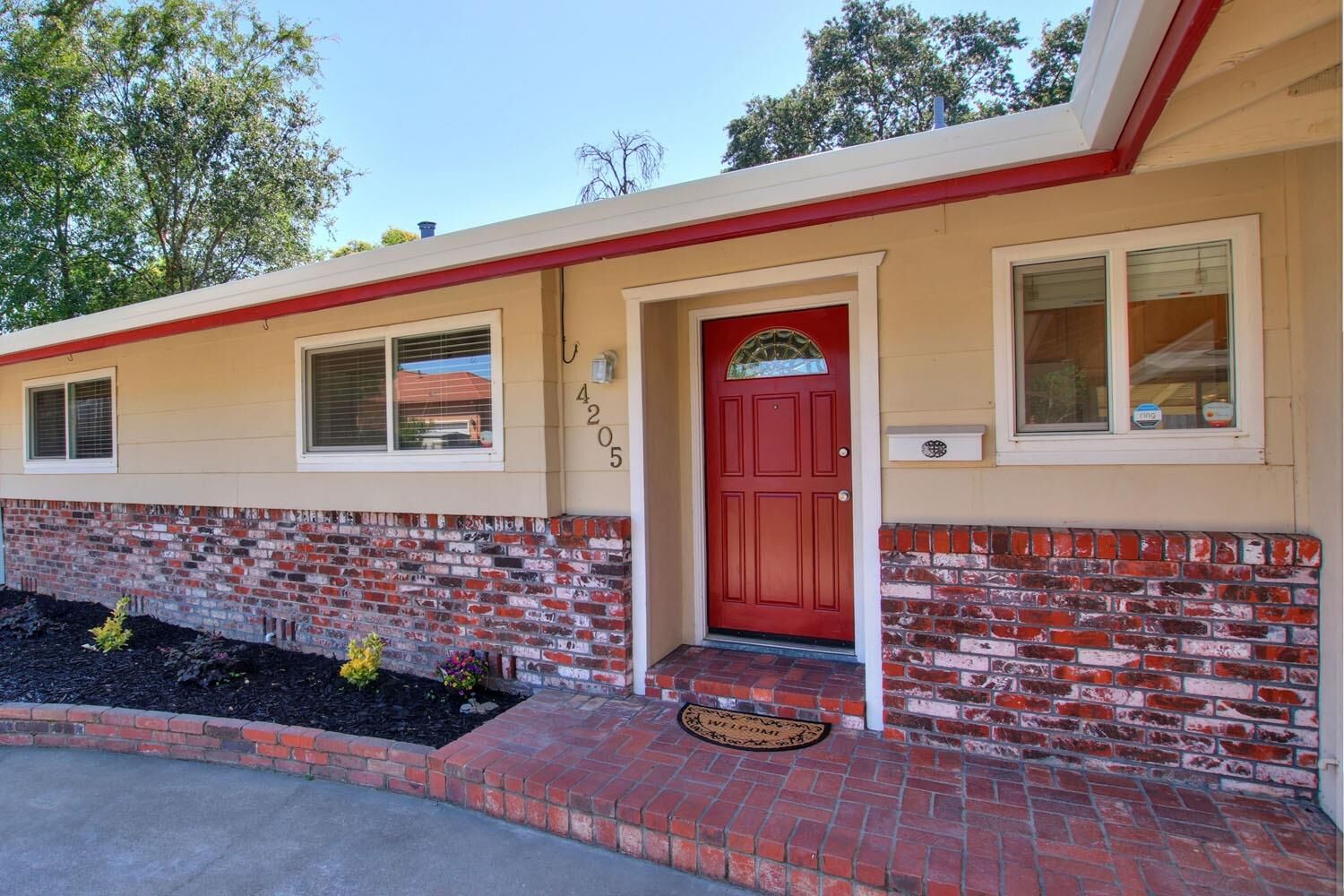 Property Photo: 4205 Lingrove Way CA 95608