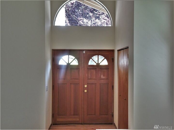 Property Photo:  3117  Smithers Avenue S  WA 98055 