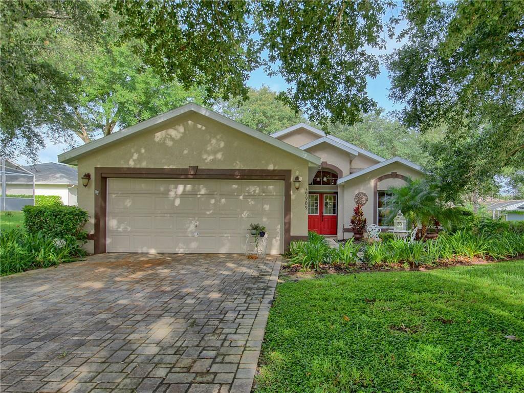 Property Photo:  39909 Sunbeam Way  FL 32159 