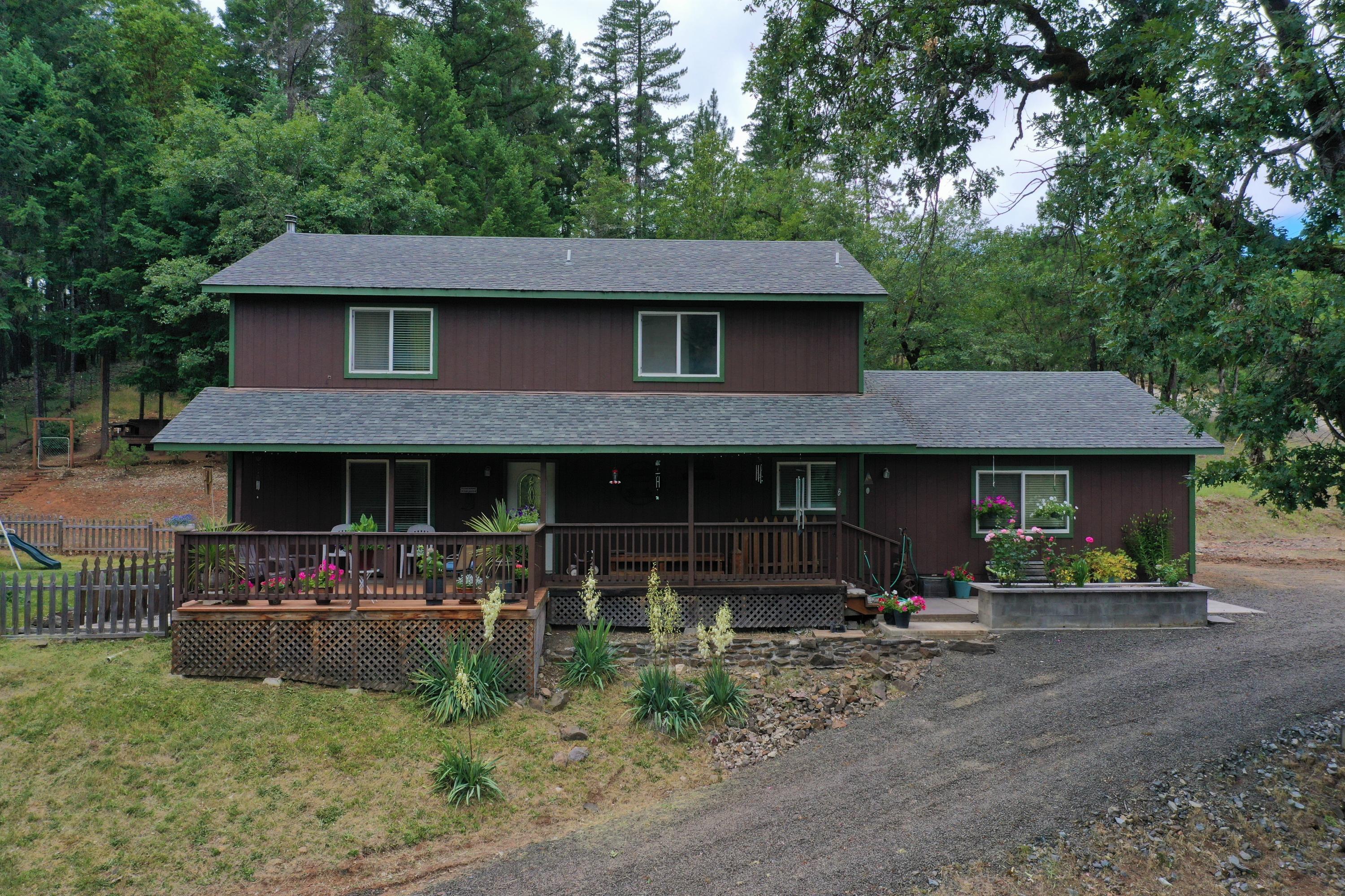 Property Photo: 2055 Swingle Road OR 97541