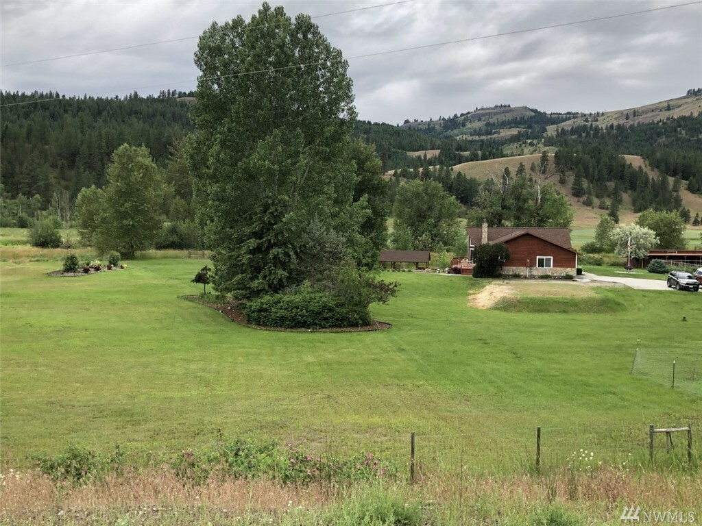 Property Photo:  17813 Highway 21 N  WA 99118 