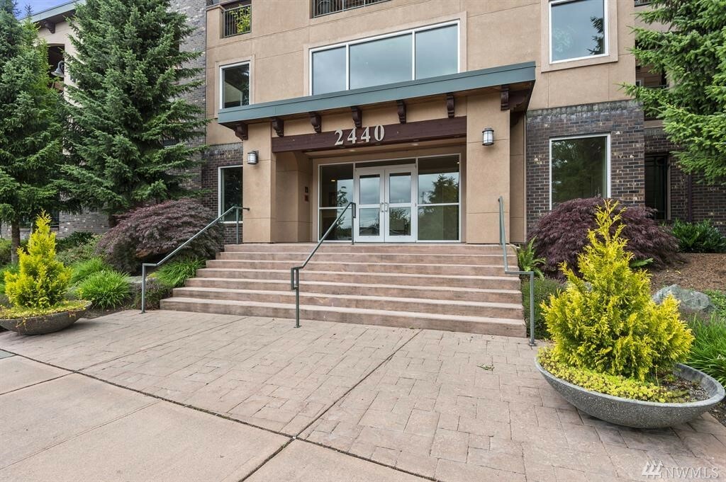 Property Photo: 2440 S Steele St 202 WA 98405