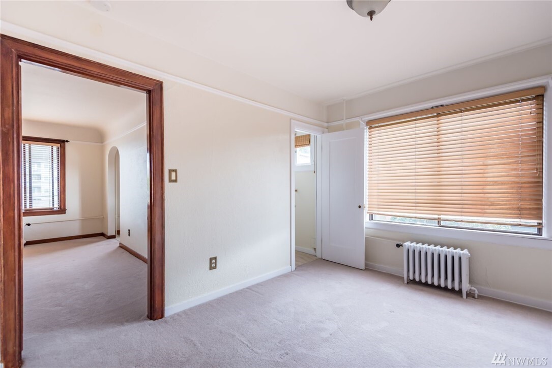 Property Photo: 2348 Alki Ave SW 204 WA 98116