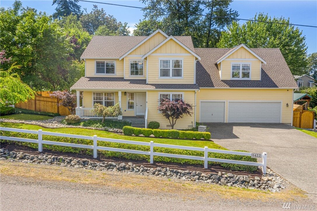 Property Photo: 1422 117th Drive SE WA 98258