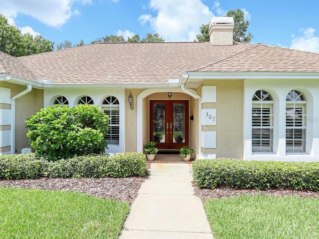 Property Photo:  307 Oleander Road  FL 33756 