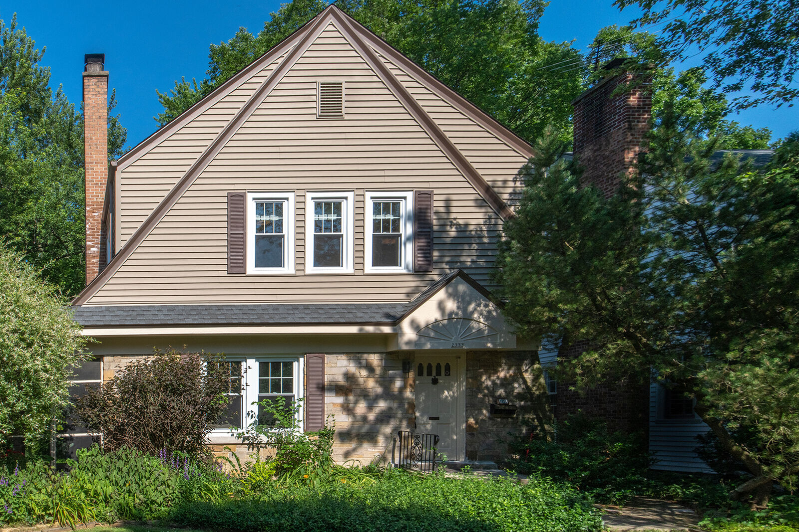 Property Photo:  2333 Ridgeway Avenue  IL 60201 