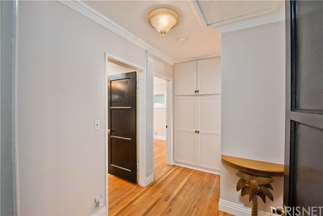 Property Photo: 7008 Encino Avenue CA 91406