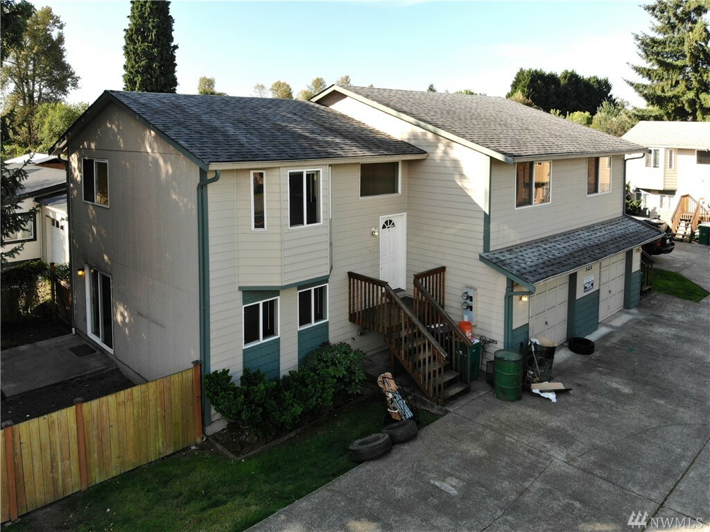 Property Photo:  319 R St SE  WA 98002 