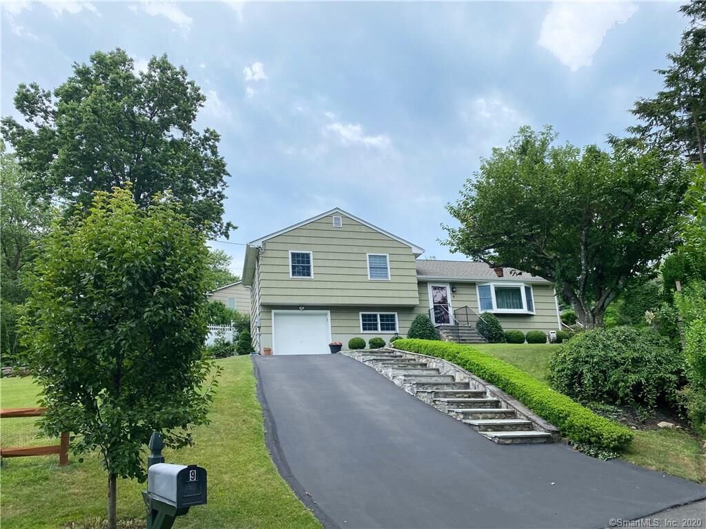 Property Photo: 9 Junebar Lane CT 06851