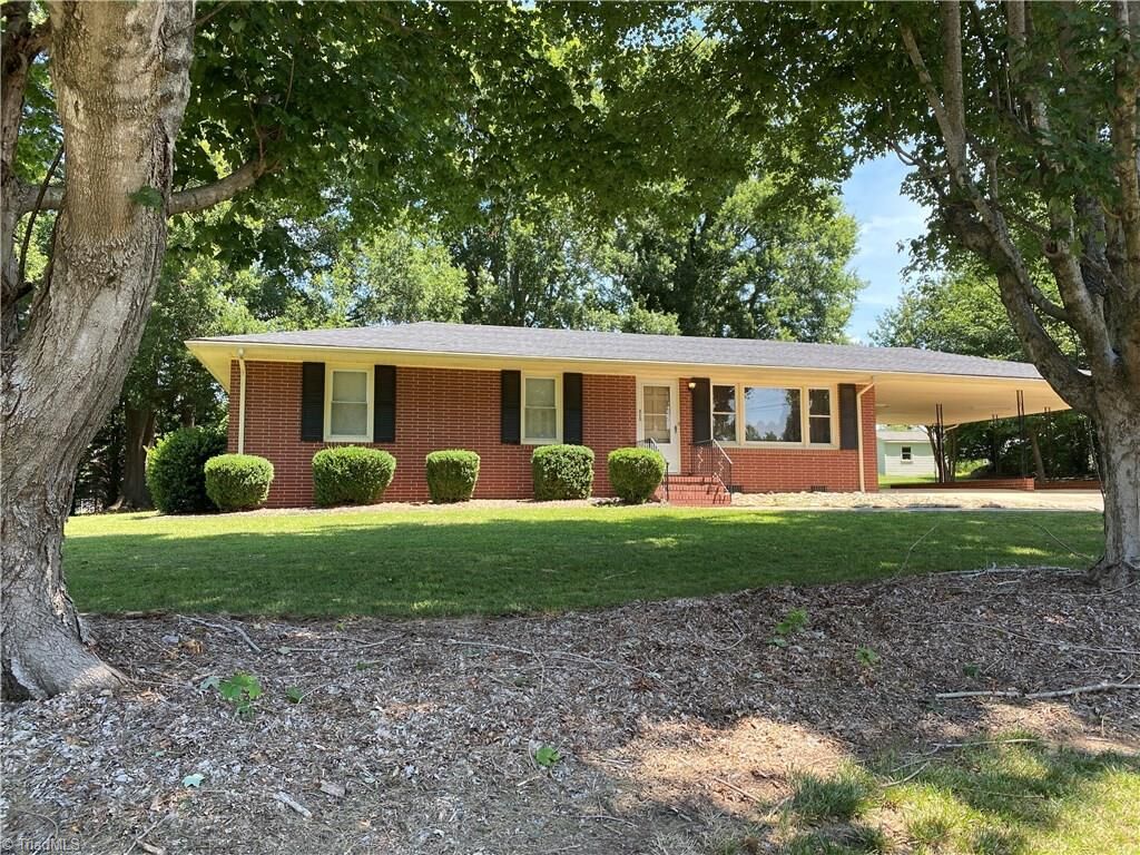 Property Photo:  315 Brookwood Drive  NC 28146 