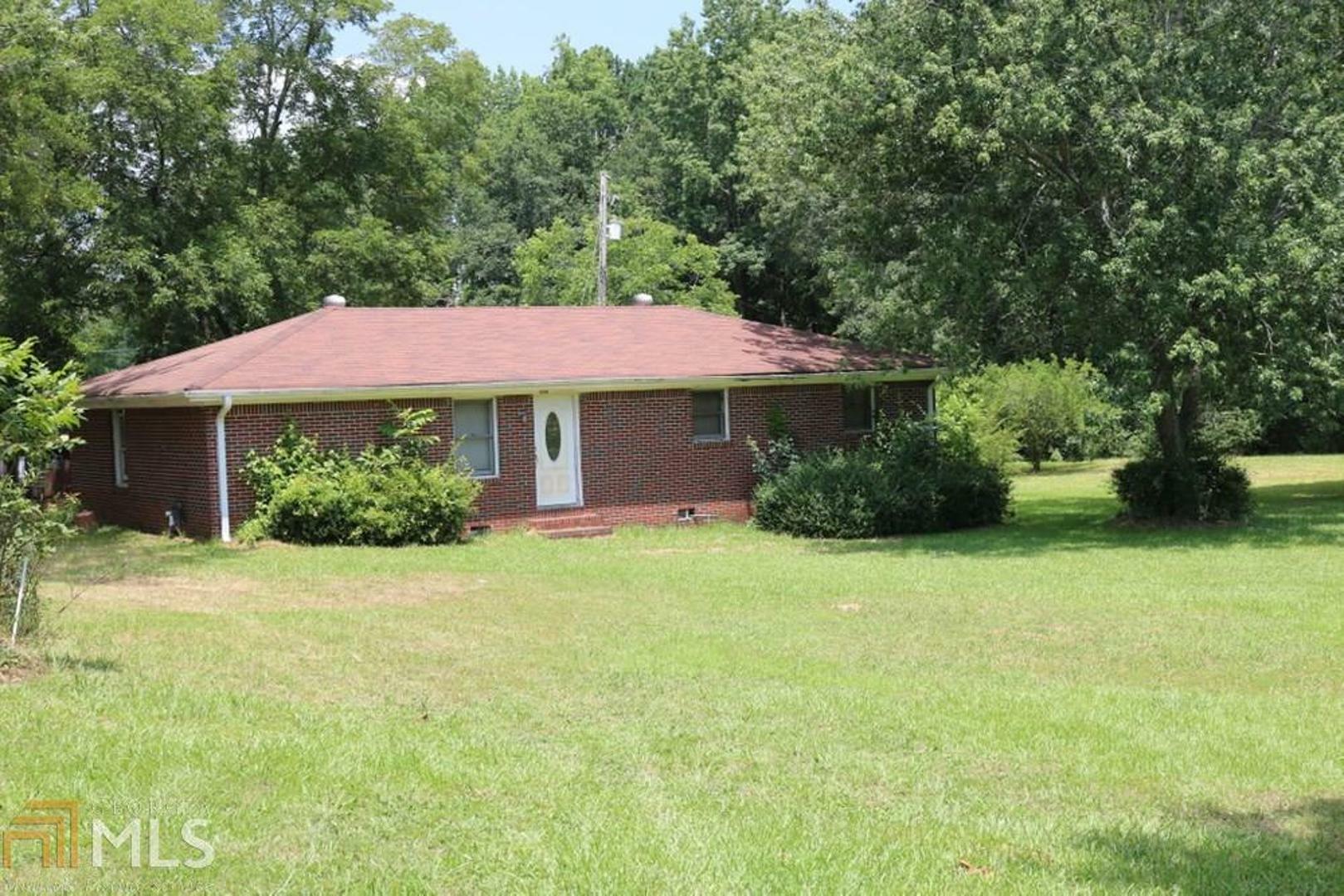 Property Photo: 11731 Highway 142 GA 30014-0927