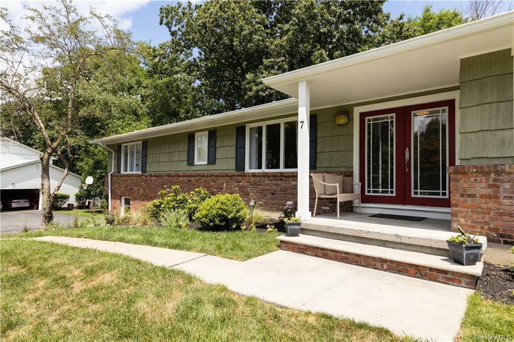 7 Panoramic Drive  Valley Cottage NY 10989 photo