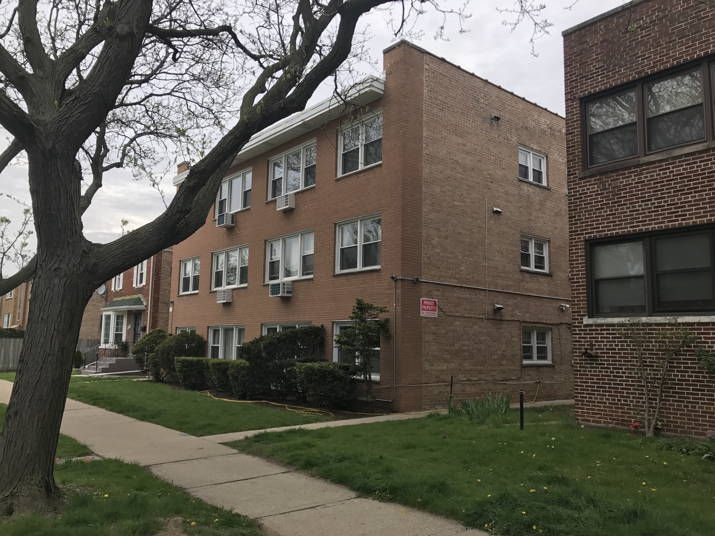 Property Photo:  2724 West Berwyn Avenue 3B  IL 60625 