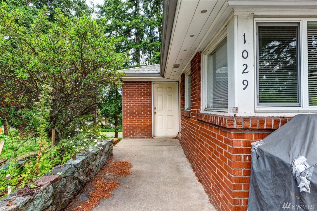 Property Photo: 1029 Humboldt Street WA 98225