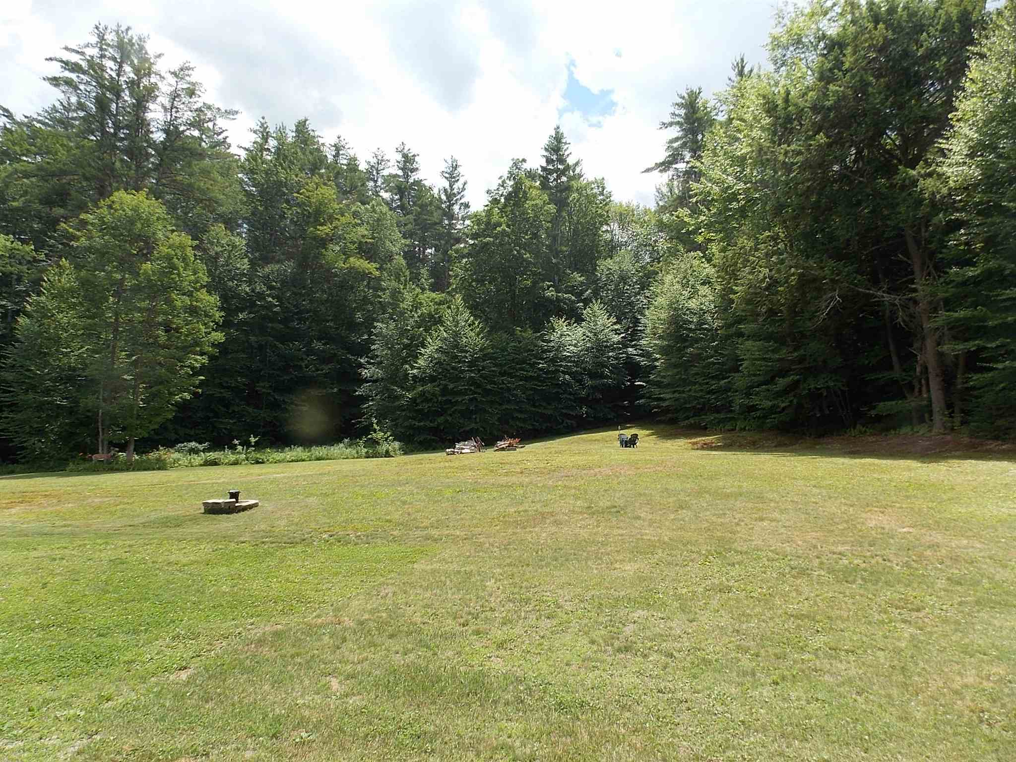 Property Photo: 14 2nd Nh Turnpike NH 03070