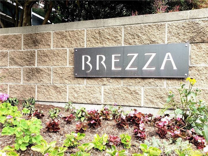 Property Photo: 225 4th Ave A208 WA 98033