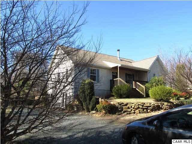 Property Photo: 124 Fox Ridge Ln VA 22968