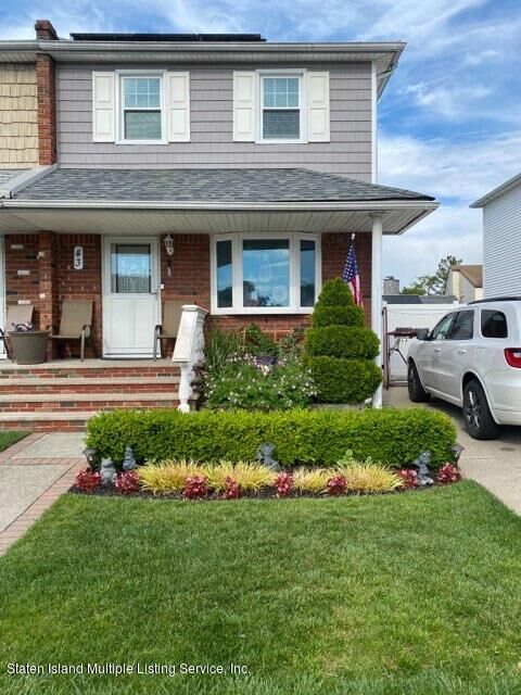 Property Photo:  43 Alexander Avenue  NY 10312 