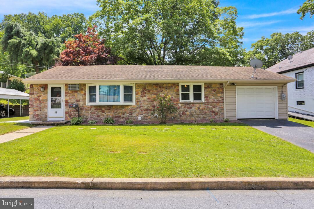 Property Photo:  42 Reed Street  PA 19540 