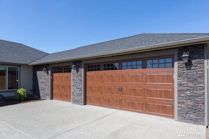 Property Photo: 73 Sable Court WA 98382