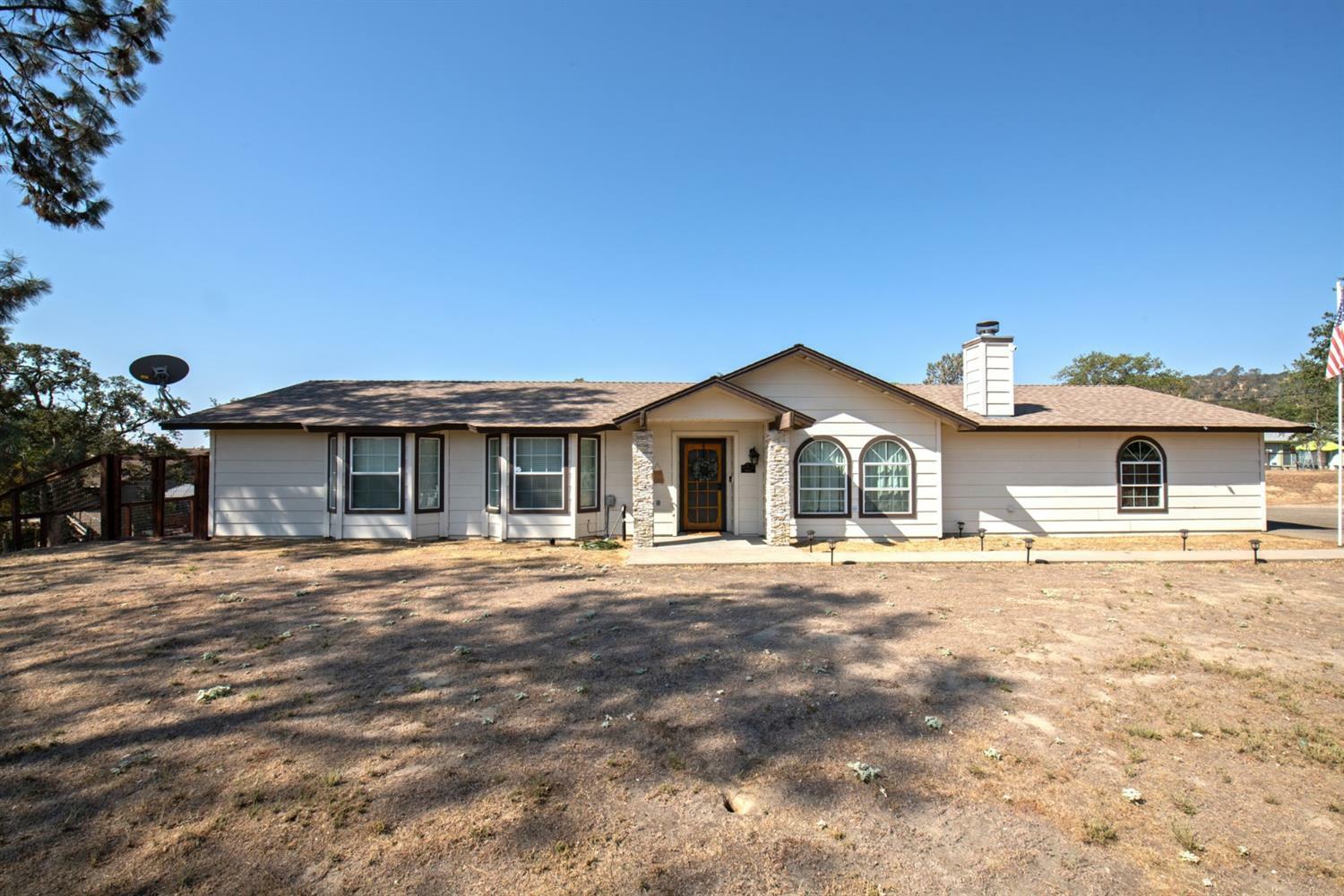 Property Photo:  30015 Stetson Drive  CA 93614 